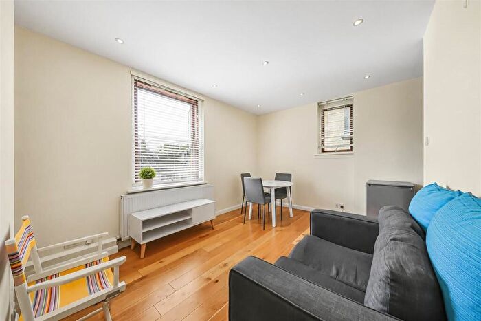2 Bedroom Apartment For Sale In Garnett Road. Belsize Park, NW3