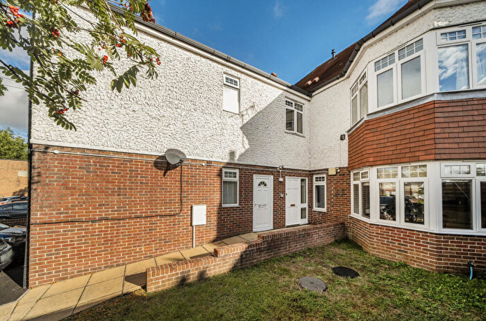 2 Bedroom Flat To Rent In Hill Lane, Upper Shirley, Southampton, Hampshire, SO15