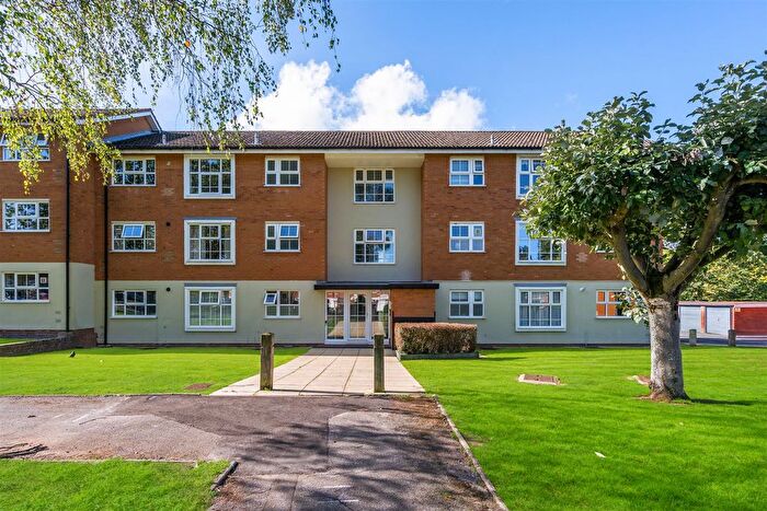2 Bedroom Flat For Sale In St. Lawrence Close, Knowle, Solihull, B93