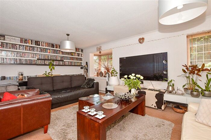 4 Bedroom Detached House For Sale In Foxden Drive, Downswood, Kent, ME15