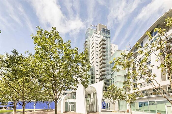 2 Bedroom Flat To Rent In Empire Square West, Borough, SE1