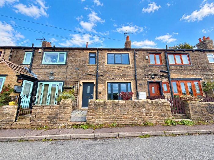 2 Bedroom Cottage For Sale In Brow Lane, Shibden, Halifax Hx, HX3