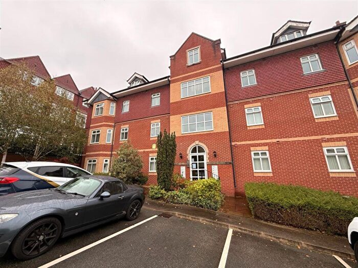 2 Bedroom Flat To Rent In The Pavilions, Talbot Road, Prenton, CH43