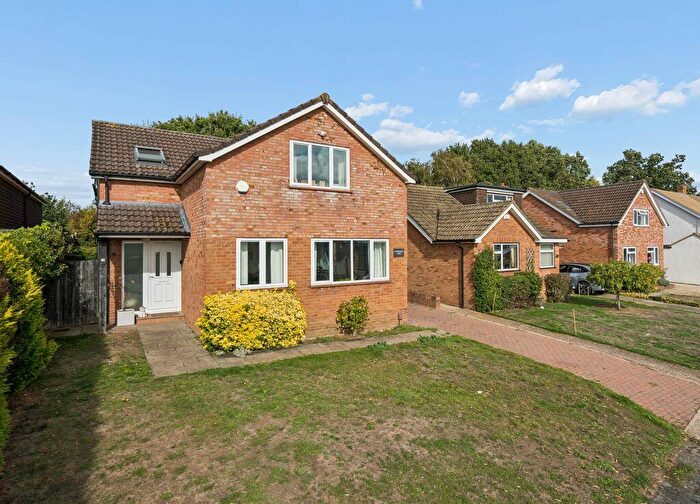 4 Bedroom Detached House For Sale In The Ridgeway, Marlow, SL7