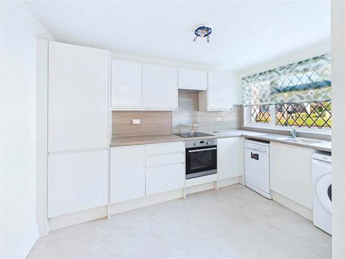 3 Bedroom End Of Terrace House To Rent In Hanger Close, Hemel Hempstead, Hertfordshire, HP1