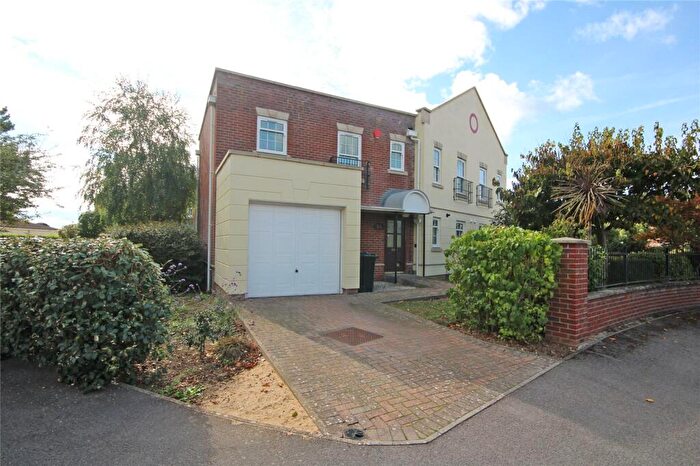 4 Bedroom End Of Terrace House For Sale In Seddon Close, Barton On Sea, New Milton, Hampshire, BH25