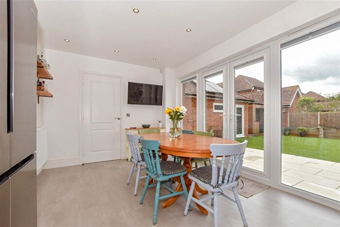 5 Bedroom Detached House For Sale In Admiral Way, Marden, Kent, TN12