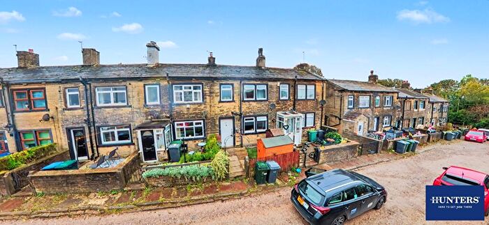 2 Bedroom Terraced House For Sale In Campbell Street, Bradford, BD13