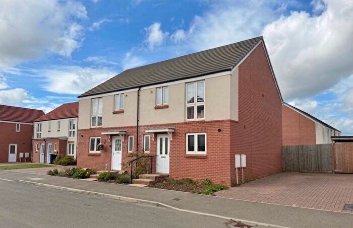 3 Bedroom Semi-Detached House For Sale In Kingfisher Drive, Lydney, GL15