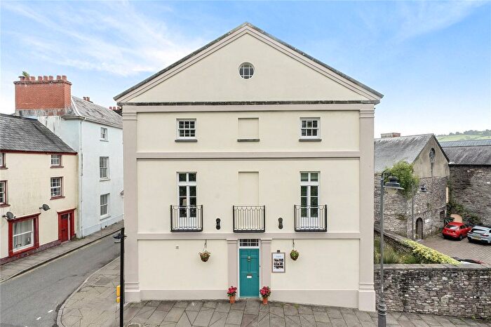 5 Bedroom End Of Terrace House For Sale In Castle Street, Brecon, Powys, LD3