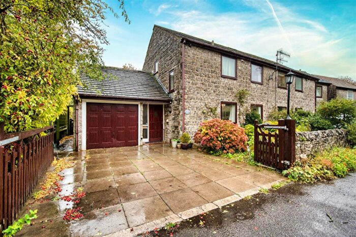 3 Bedroom Semi-Detached House For Sale In Mill Bridge, Castleton, Hope Valley, S33