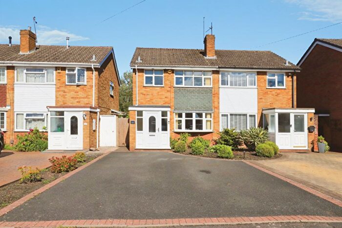 3 Bedroom Semi-Detached House For Sale In Kemsey Drive, Bilston, WV14