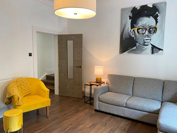 1 Bedroom Flat To Rent In Manor Street, Falkirk, FK1
