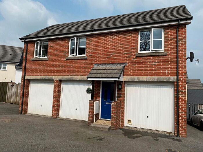 2 Bedroom Flat To Rent In Kit Hill View, Launceston, PL15