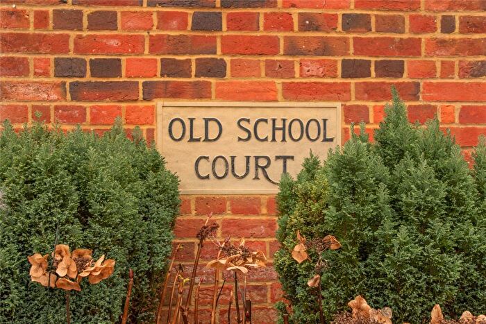 1 Bedroom Apartment To Rent In East Street, Lilley, Luton, Hertfordshire, LU2