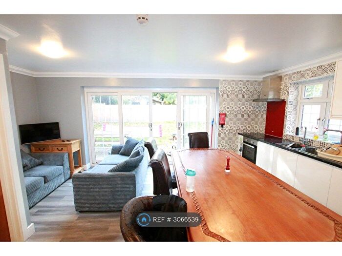 6 Bedroom Terraced House To Rent In Reading, Reading, RG2