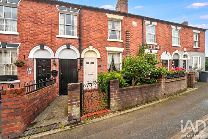3 Bedroom Terraced House For Sale In Limes Road, Tettenhall, Wolverhampton, WV6