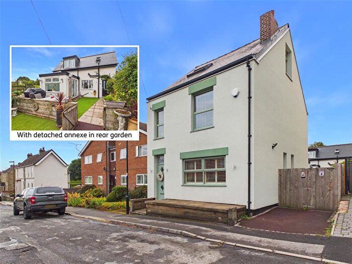 4 Bedroom Detached House For Sale In Harvey Clough Road, Sheffield, S8