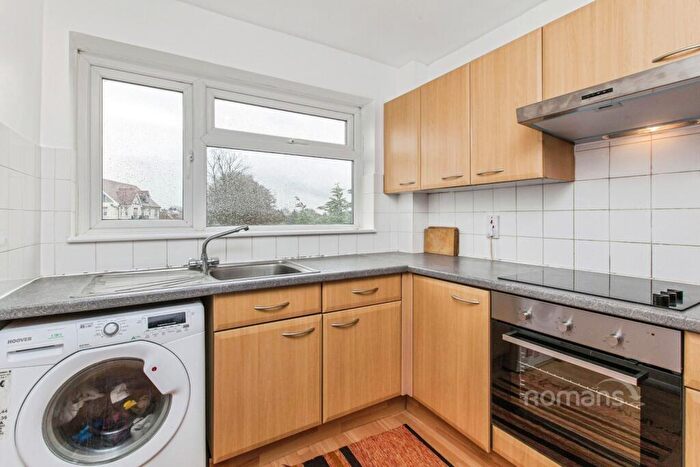 2 Bedroom Flat To Rent In Croxley Rise, Maidenhead, SL6