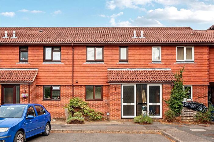 2 Bedroom House For Sale In Timbermill Court, Haslemere, Surrey, GU27