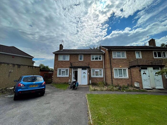 2 Bedroom Property To Rent In Northolm, Edgware, HA8
