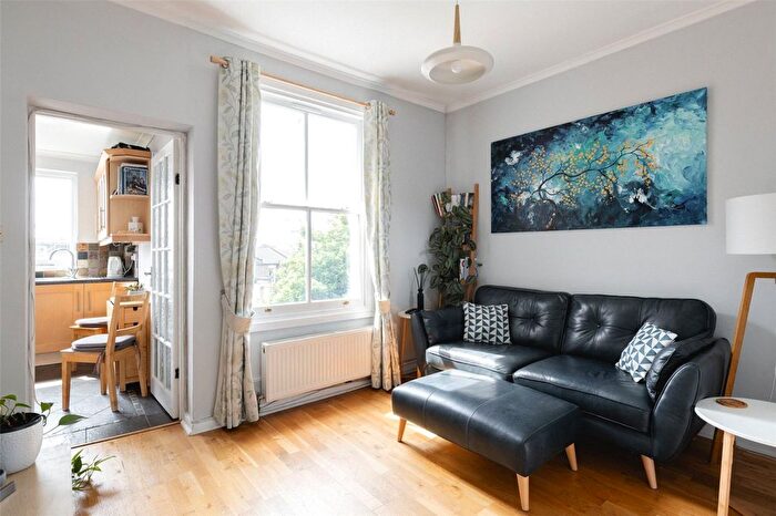 2 Bedroom Flat For Sale In Lauriston Road, Victoria Park Village, E9