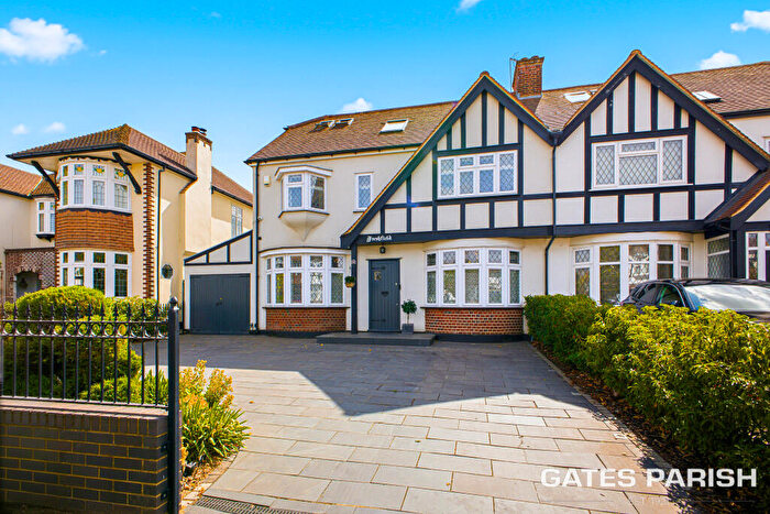 4 Bedroom Semi-Detached House For Sale In Little Gaynes Lane, Upminster, RM14