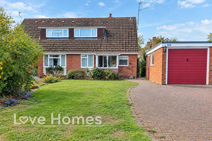3 Bedroom Semi-Detached House For Sale In Manor Road, Barton-Le-Clay, MK45
