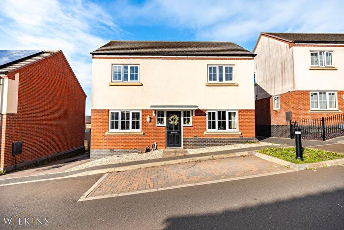 3 Bedroom Detached House For Sale In Blue Brick Lane, Nuneaton, Warwickshire, CV10