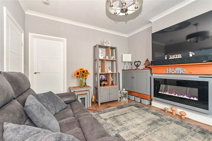 2 Bedroom Link Detached House For Sale In Royds Road, Willesborough, Ashford, Kent, TN24