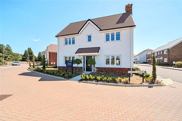 4 Bedroom Detached House For Sale In Highlands Hill, Swanley, Kent, BR8
