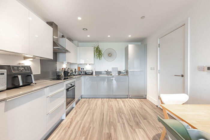 1 Bedroom Flat For Sale In Burnt Oak Broadway, Edgware, Edgware, HA8