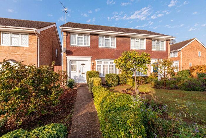 3 Bedroom Semi-Detached House For Sale In Grafton Close, Maidenhead, SL6