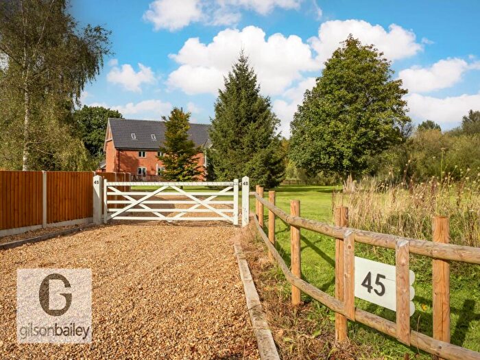 5 Bedroom Detached House For Sale In Strumpshaw Road, Brundall, NR13