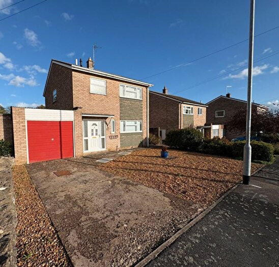 3 Bedroom Detached House For Sale In Westfield Close, Yaxley, PE7
