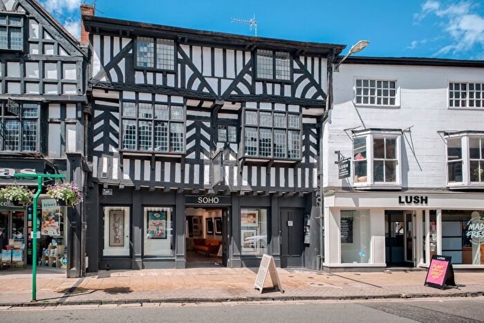 2 Bedroom Flat For Sale In High Street, Stratford Upon Avon, CV37