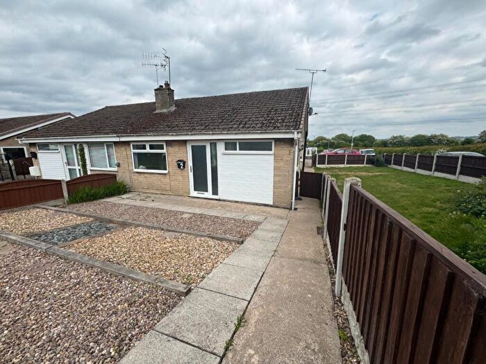 3 Bedroom Semi-Detached Bungalow For Sale In Riber Close, Inkersall, Chesterfield, S43