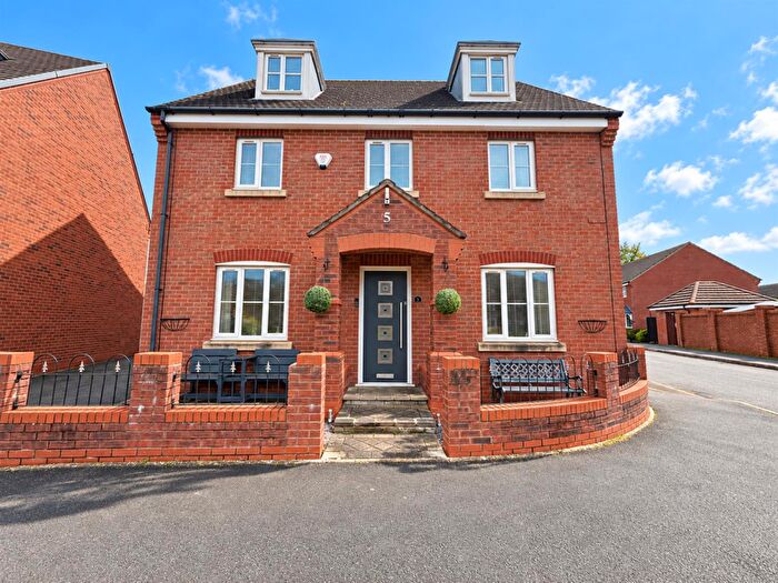 6 Bedroom Detached House For Sale In Greenaway Drive, Brymbo, Wrexham, LL11
