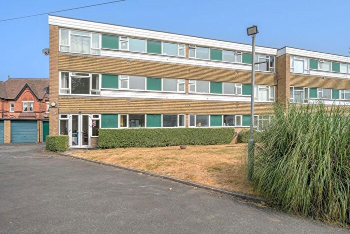 2 Bedroom Flat To Rent In Metchley Lane, Birmingham, B17