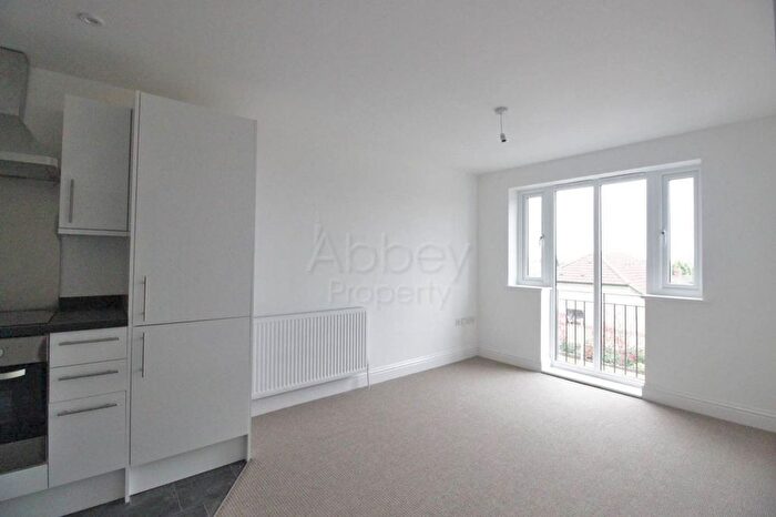 1 Bedroom Flat To Rent In Mulberry Close, Earls Court Mulberry Close, LU1