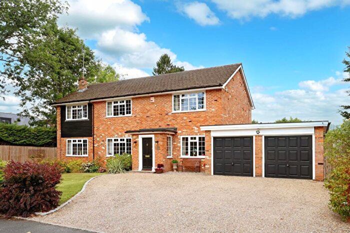 5 Bedroom Detached House For Sale In Curzon Avenue, Beaconsfield, Buckinghamshire, HP9