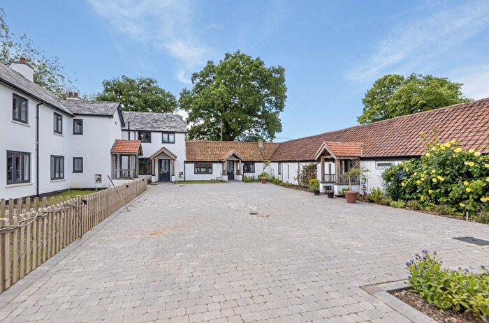 2 Bedroom Bungalow For Sale In Petersfield Road, Monkwood, Alresford, Hampshire, SO24