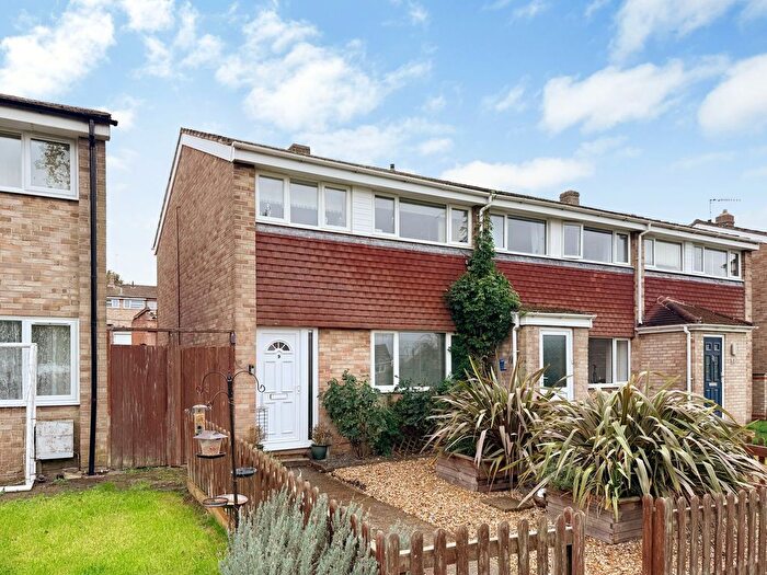 3 Bedroom End Of Terrace House For Sale In Windrush, Highworth, SN6