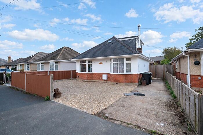 4 Bedroom Detached House For Sale In Sylvia Crescent, Totton, SO40