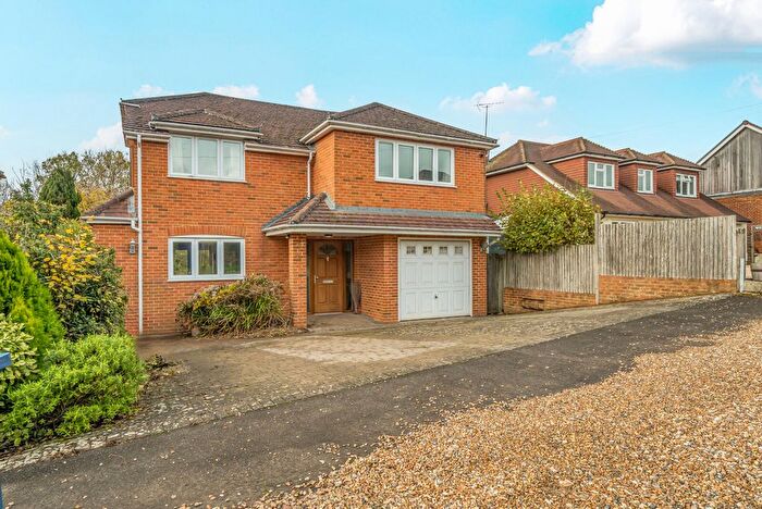 5 Bedroom Detached House For Sale In Larkfield Road, Farnham, GU9