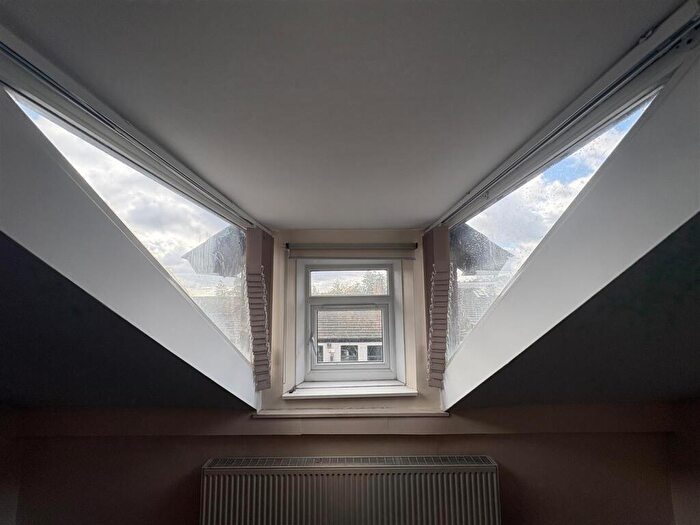 2 Bedroom Apartment To Rent In King Cross Road, Halifax, HX1