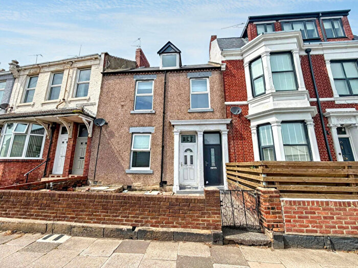 3 Bedroom Maisonette For Sale In Tynemouth Road, North Shields, Tyne And Wear, NE30