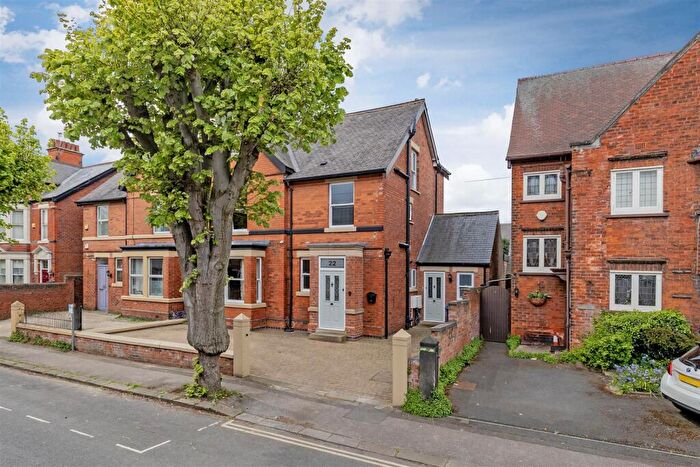5 Bedroom Detached House For Sale In Tennyson Avenue, Chesterfield, S40