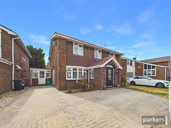 4 Bedroom Detached House For Sale In Welby Crescent, Winnersh, Wokingham, RG41