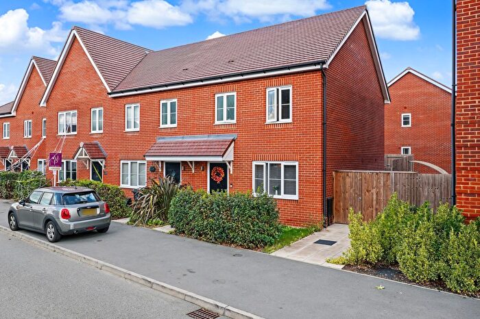3 Bedroom End Of Terrace House For Sale In Worrall Drive, Wouldham, ME1